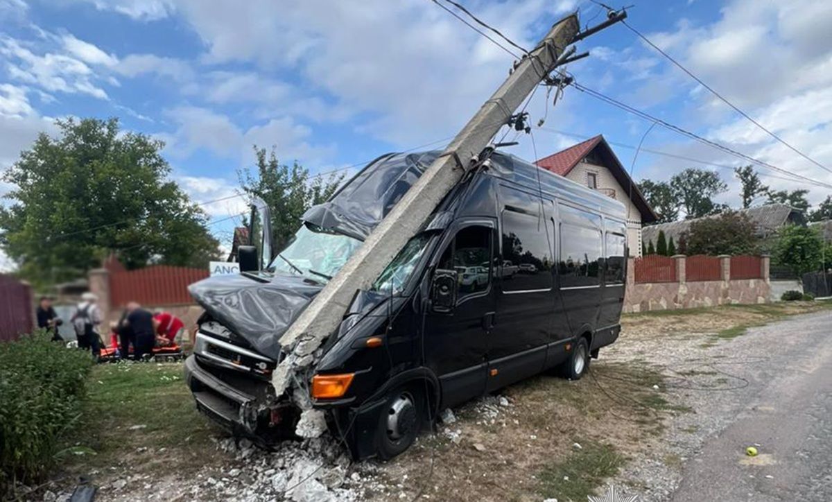 Водій автобуса зі смертельною дозою алкоголю скоїв ДТП на Тернопільщині