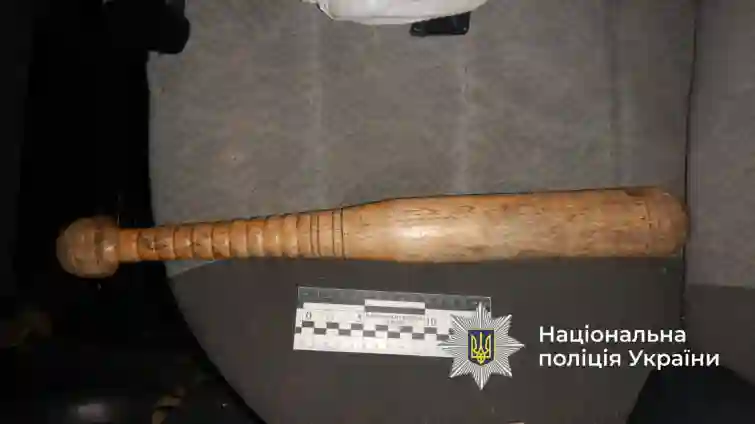 Франківець уник покарання за побиття битою комунальника, який йшов розчищати сніг
