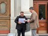Очільник освіти Львова вийшов на одиночний пікет під Львівську ОВА