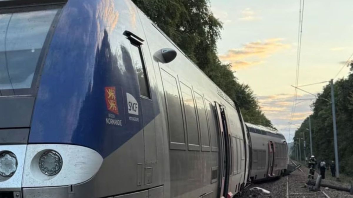У Франції зійшов з рейок пасажирський поїзд, майже пів сотні постраждалих