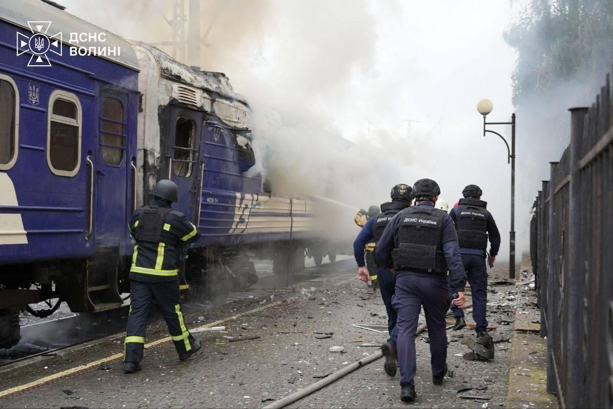 У Луцьку росіяни дроном вдарили по пасажирському поїзду