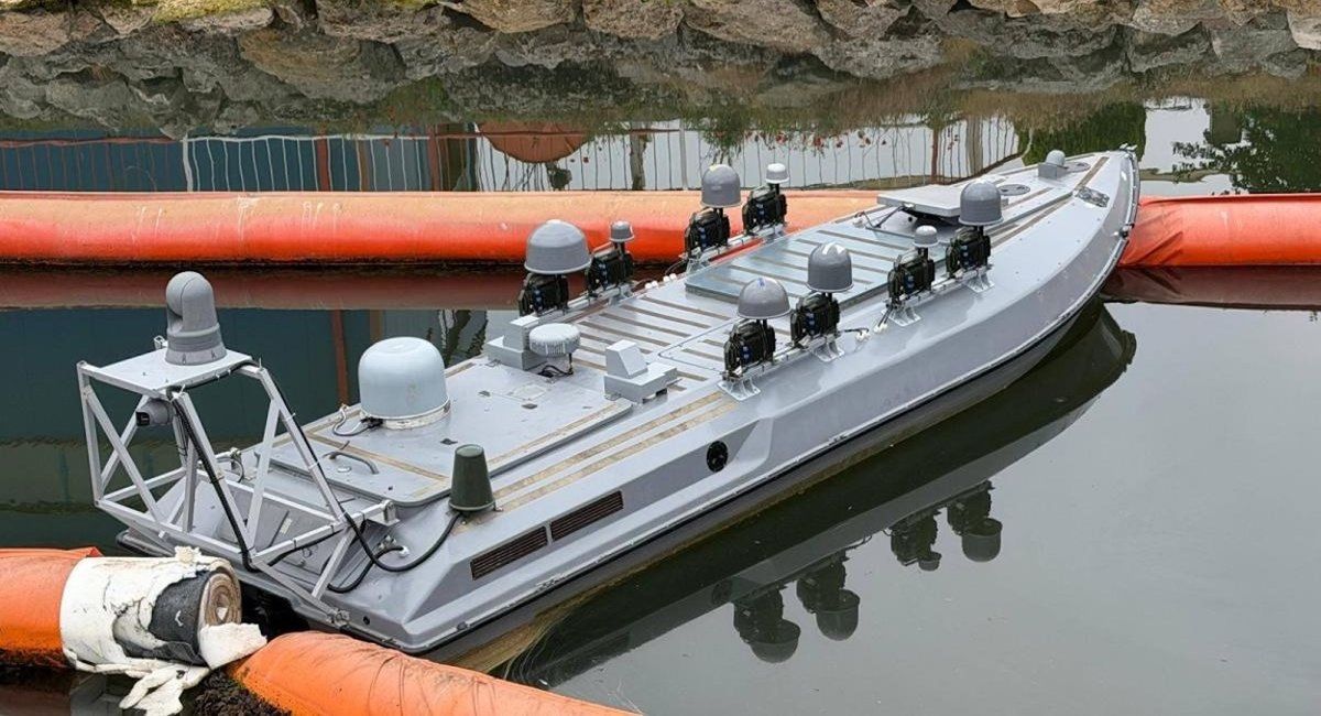 ВМС України показали перший в історії бій морських безекіпажних катерів