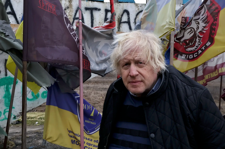 Бориса Джонсона та низку європейських посадовців евакуювали з поїзда через атаку РФ