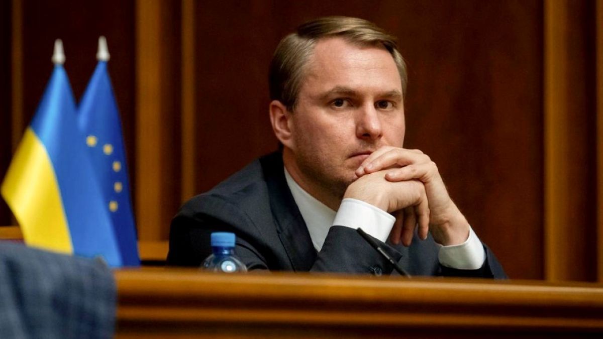 Володимир Зеленський відсторонив Руслана Кравченка від посади генпрокурора