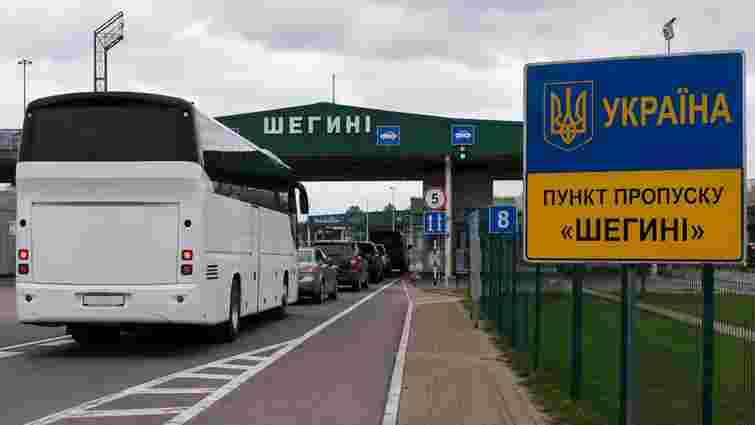 Польща обмежить пропуск автобусів у пункті пропуску «Шегині – Медика» 