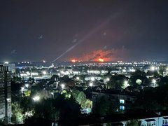 Дрони завдали удару по складу Ozon у Таганрозі та НПЗ в Самарській області