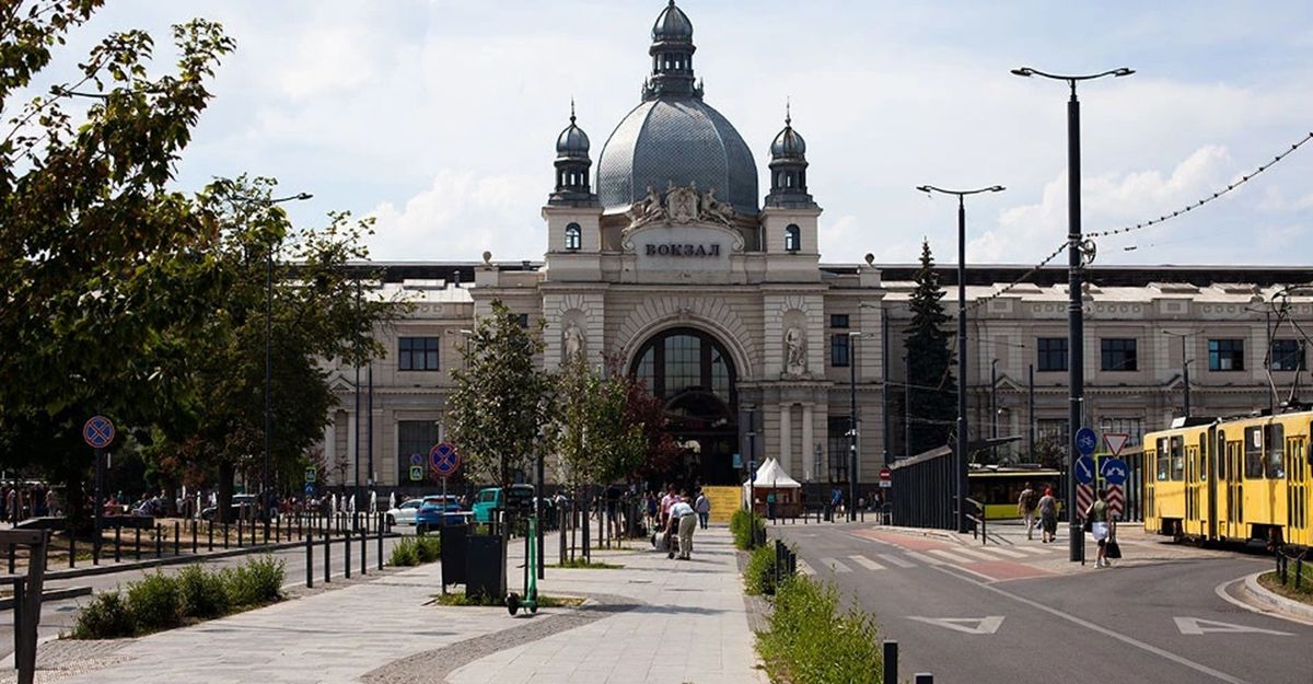 На залізничному вокзалі Львова облаштують сучасну зону відпочинку