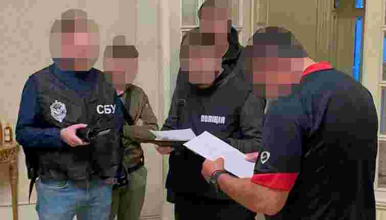 Біля Львова СБУ затримала організатора банди торговців кокаїном та зброєю