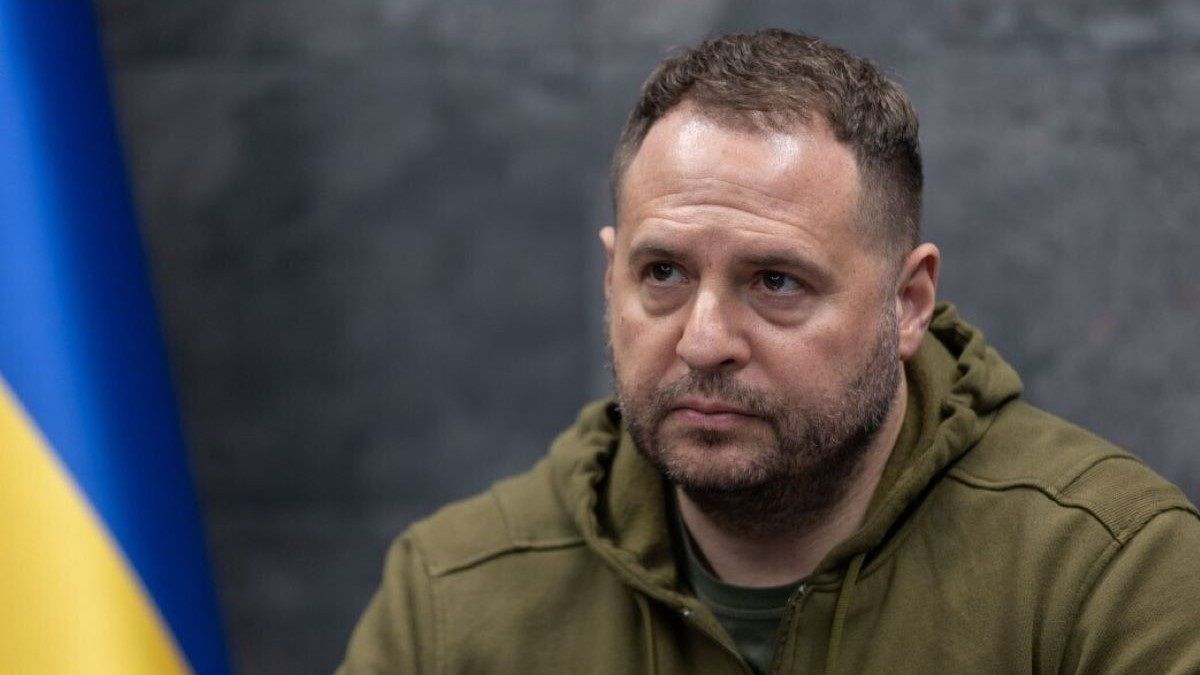 З Андрія Єрмака зняли електронний браслет, бо він загрожував його життю та здоров’ю