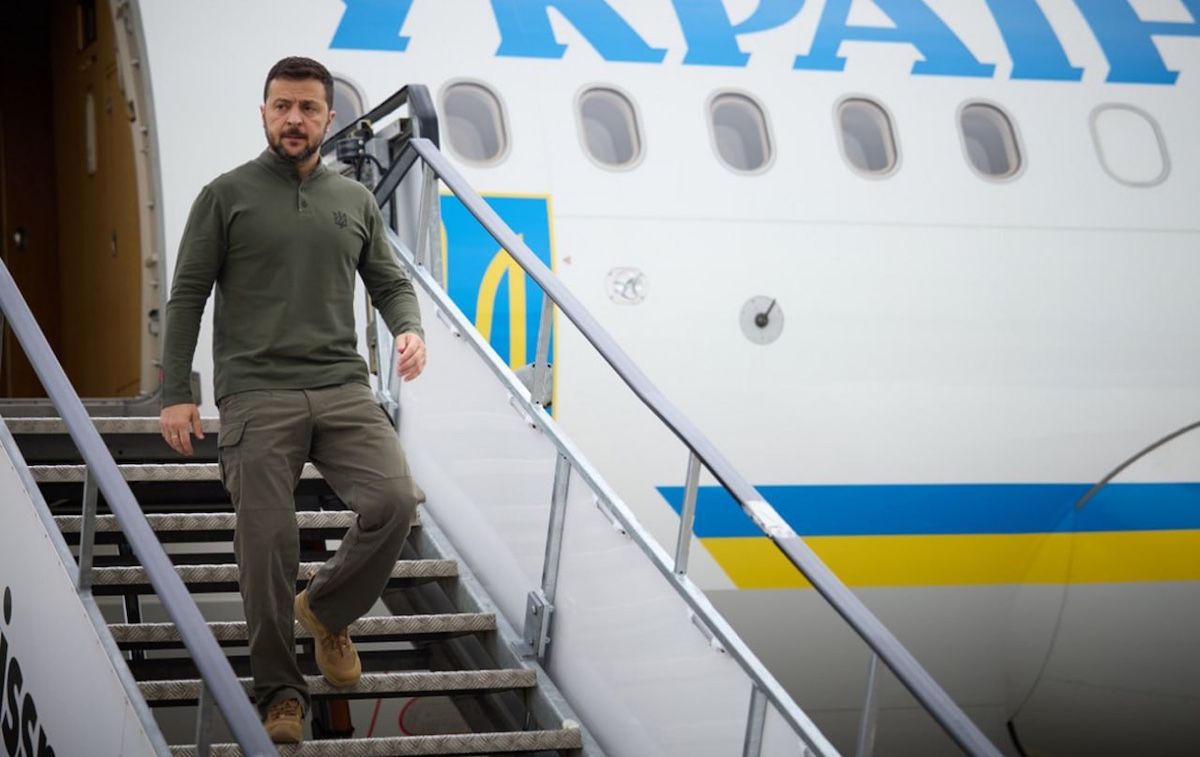 Володимир Зеленський розповів про дві російські атаки на його літак