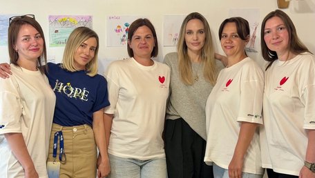 Анджеліна Джолі розповіла про поїздку до Харкова та Карпат