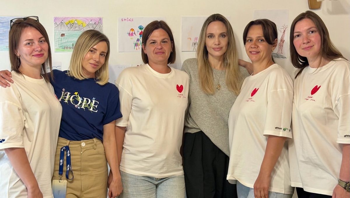 Анджеліна Джолі розповіла про поїздку до Харкова та Карпат