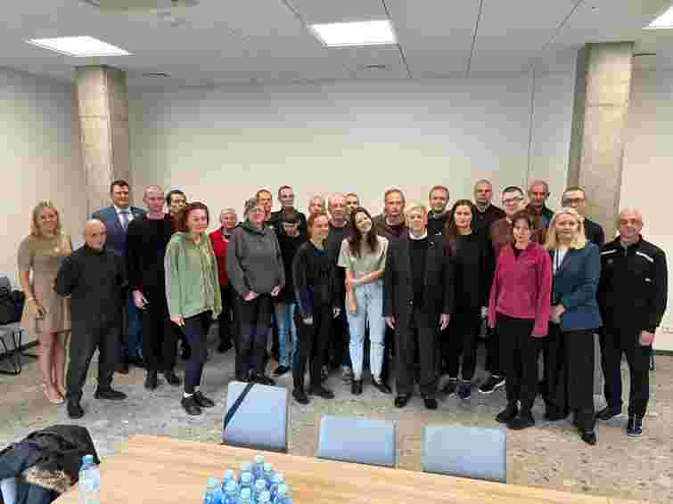 Лукашенко звільнив 25 політв’язнів після переговорів із посланцем Трампа