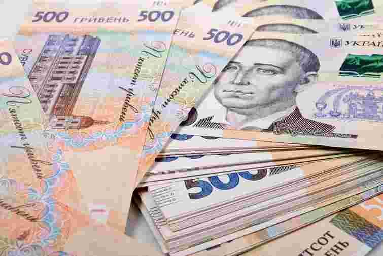 Уряд пропонує підвищити зарплати, ПДВ та акциз на пальне: головне з проєкту бюджету-2027
