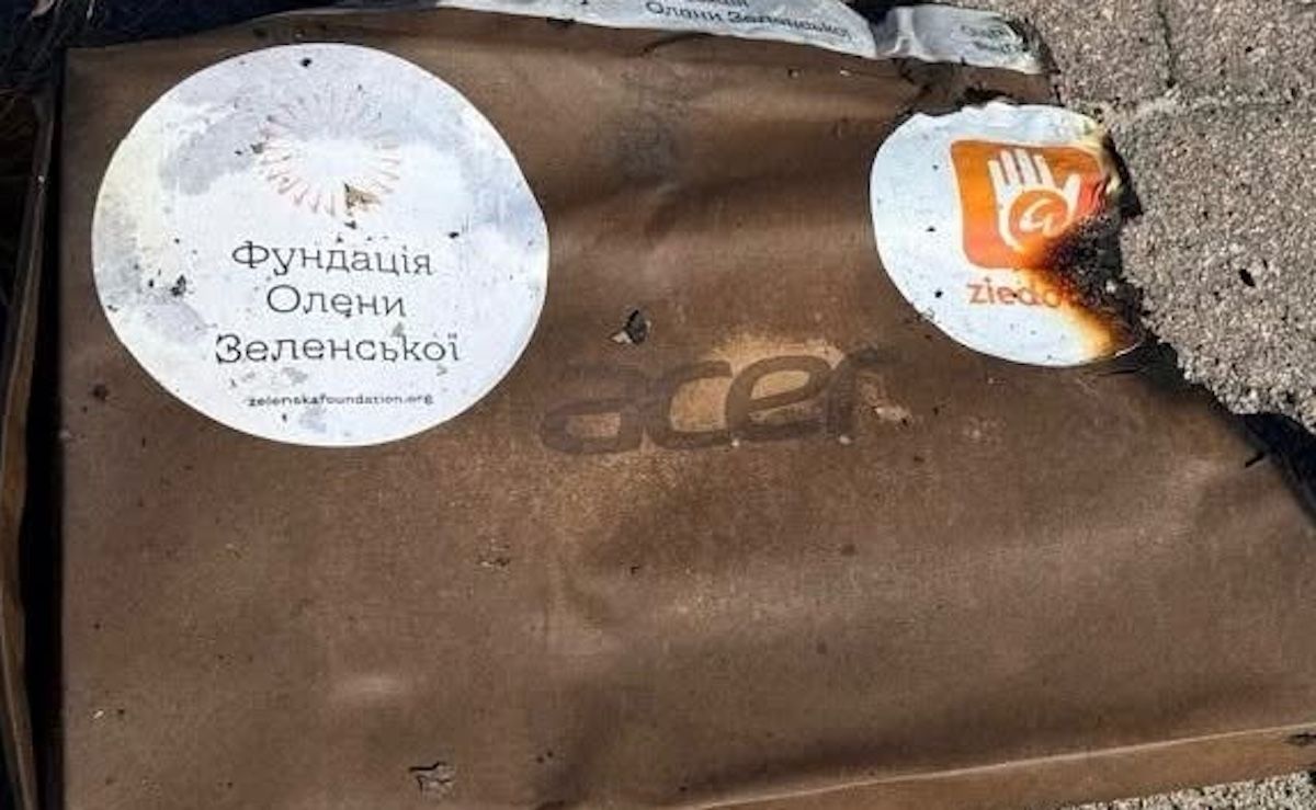 Внаслідок російської атаки в Києві згорів склад Фундації Олени Зеленської
