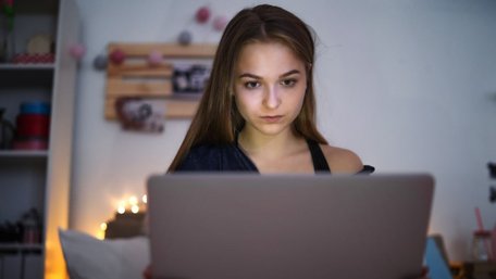 Світло, тепло та їжа: повний чек-лист покупок на випадок відключень 
