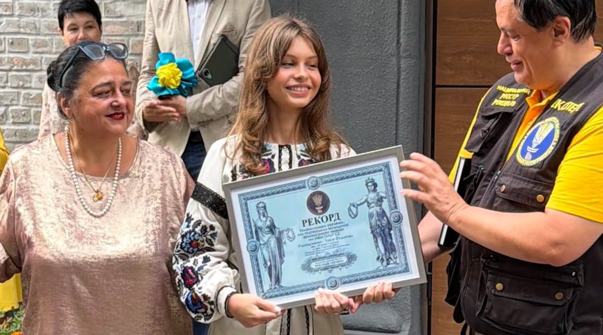 15-річна українська школярка встановила рекорд зі знання французької мови