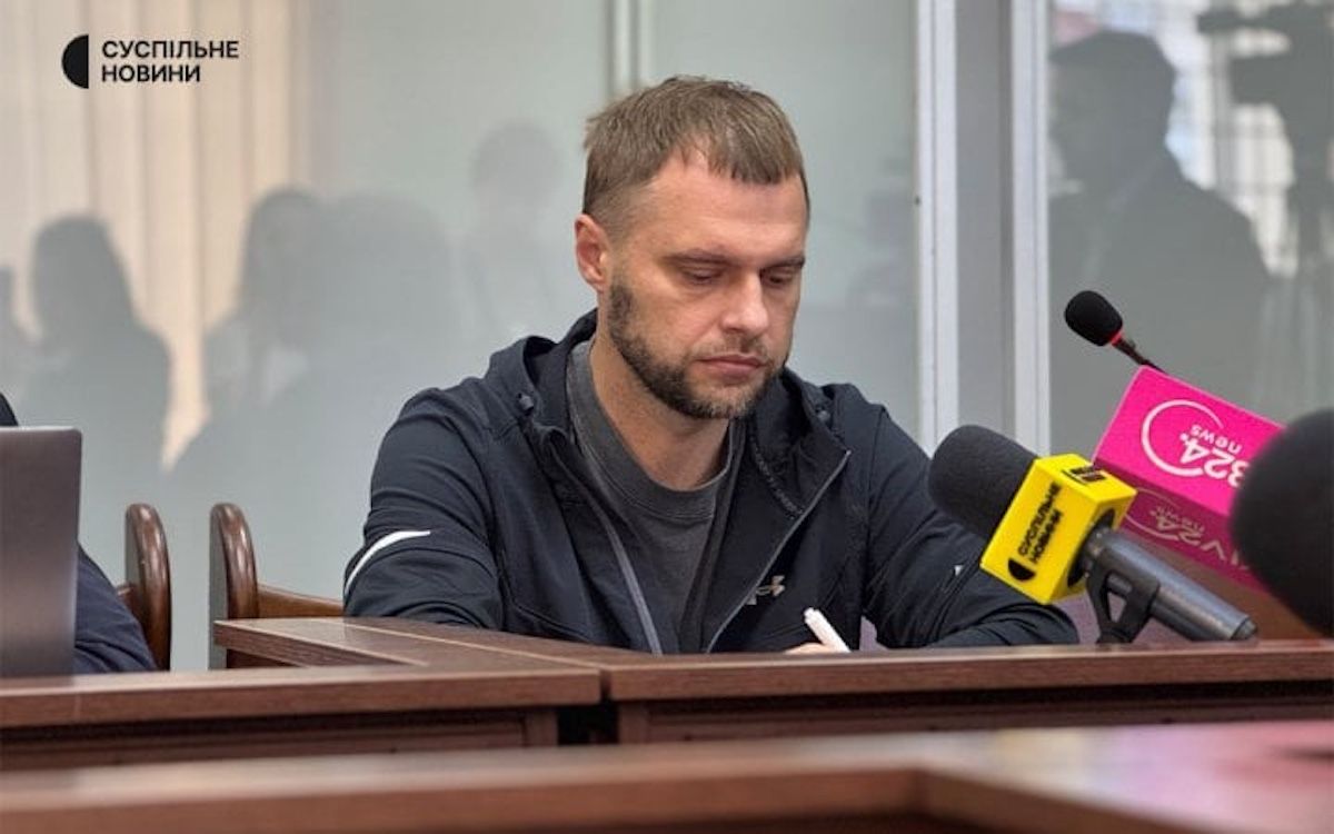 Попри заяви Кравченка, підозрюваного у «кришуванні» кол-центрів посадовця ОГП не відсторонили

