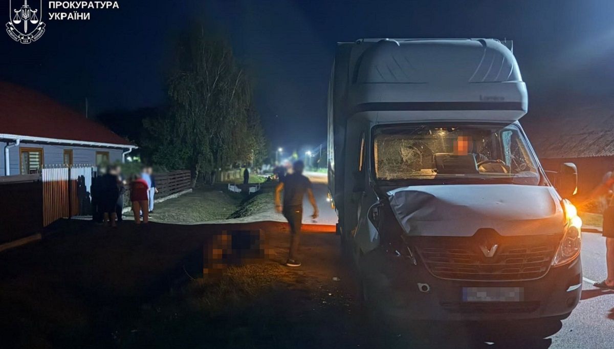 Біля Великих Мостів вантажівка збила двох 14-річних підліток, одна загинула