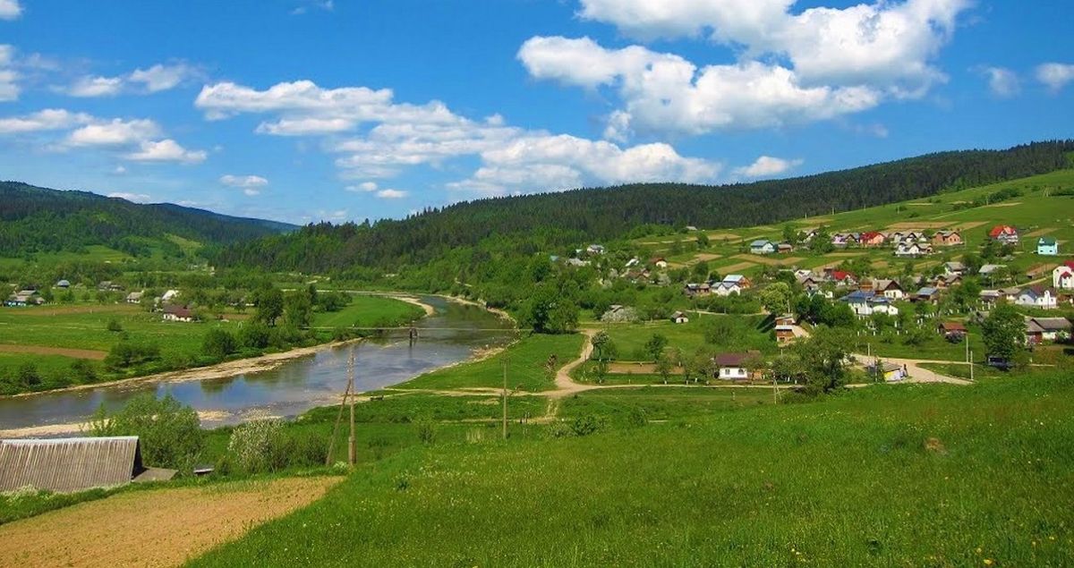 Журналісти з’ясували, як мама керівника ЛОР та родичі екснардепа отримали ділянки біля Східниці