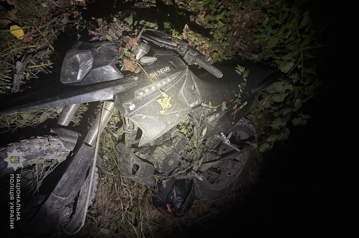 На Волині мотоцикліст збив на смерть пішохода та потрапив до лікарні