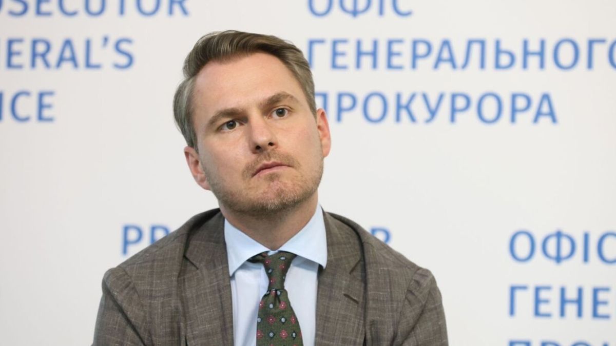 Кравченко не повернувся до роботи після закінчення відрядження