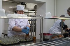У Рівному виявили спалах сальмонельозу, захворіли 13 школярів