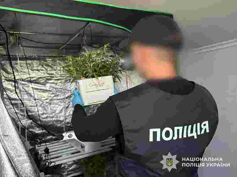 Під час операції «Джентльмени» затримали наркодилерів з трьох районів Закарпаття