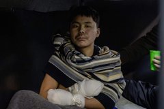 Україна передала Південній Кореї двох полонених північнокорейців
