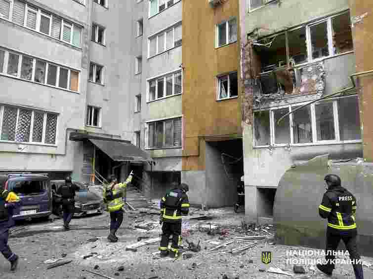 Російський БпЛА пошкодив багатоповерхівку в Хмельницькому 