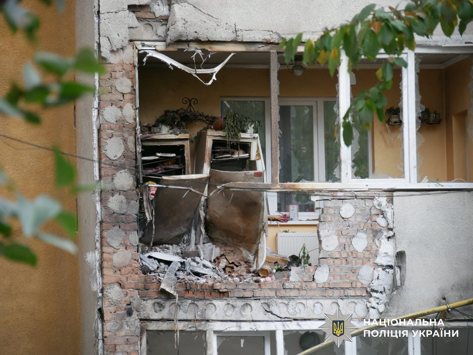 Пошкоджений внаслідок ворожої атаки будинок (фото поліції)