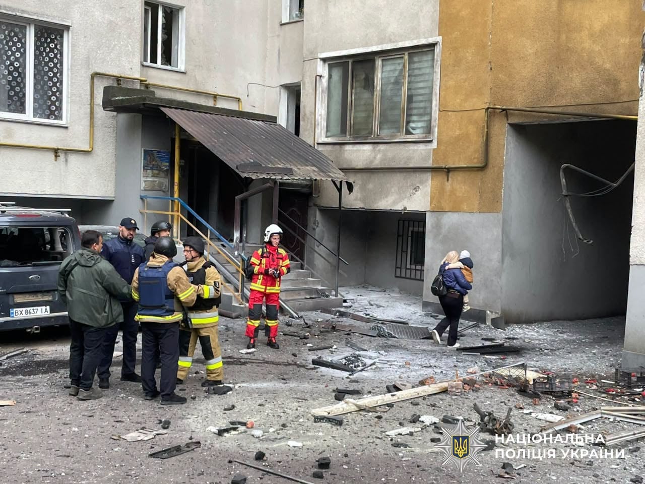 Пошкоджений внаслідок ворожої атаки будинок (фото поліції)