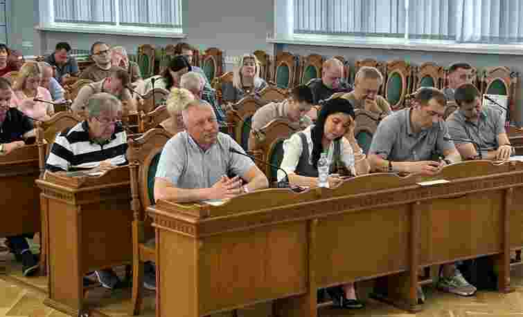 Перед голосуванням за розширення Сокільників депутатам Львівської райради пропонували автівки