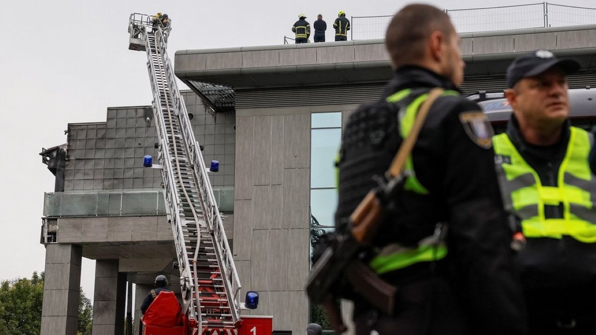 Через удари по дата-центрах у Києві тимчасово зупинили мовлення два телеканали