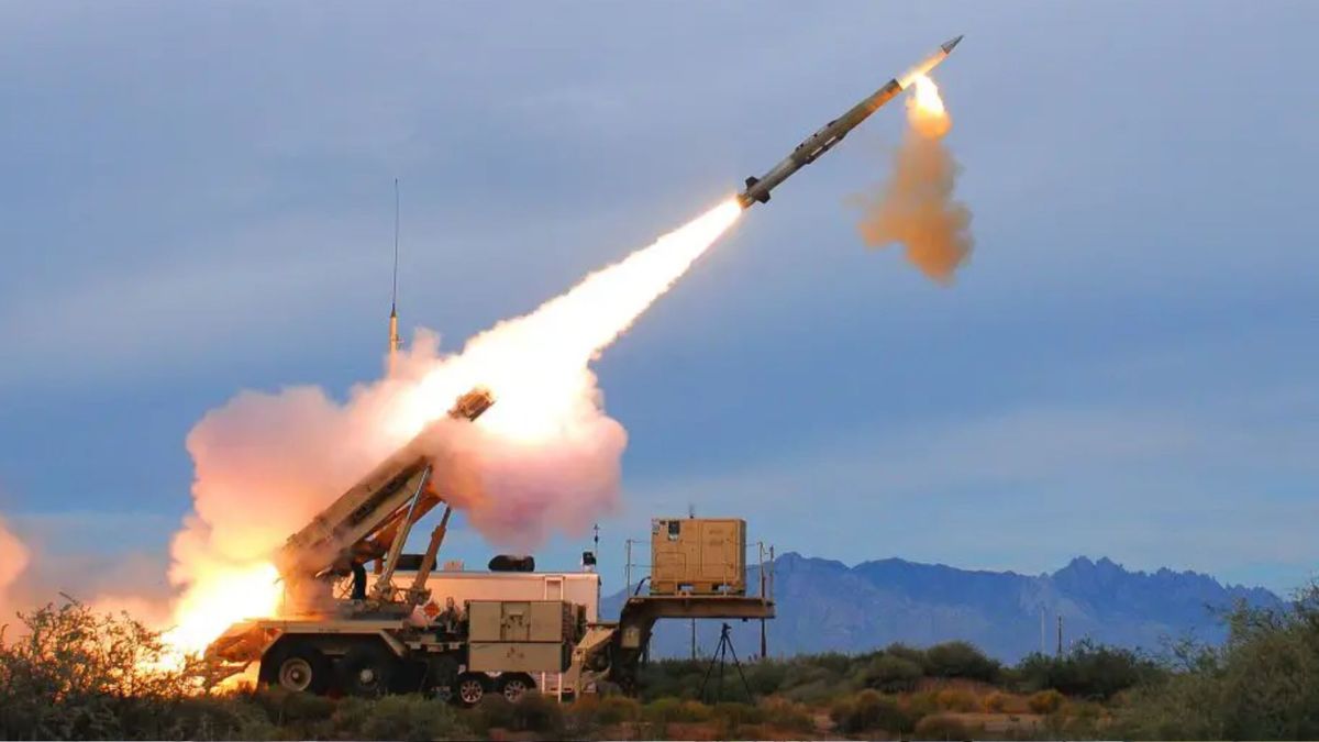 Польща запропонувала побудувати завод ракет до Patriot для України на своїй території