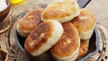 Чому пиріжки стають твердими після випікання і як цього уникнути