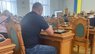 Під час сесії райради радник голови Сокільників узгоджував свої дії із лобістом забудови села