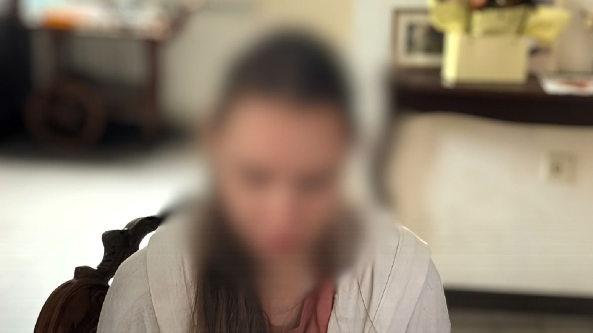 Працівницю ДМС затримали під час другої спроби переправити ухилянтів за кордон на Закарпатті
