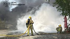 На Рівненщині вдруге за два місяці загорівся завод з виробництва пінопласту