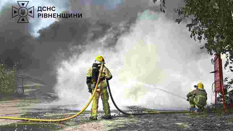 На Рівненщині вдруге за два місяці загорівся завод з виробництва пінопласту
