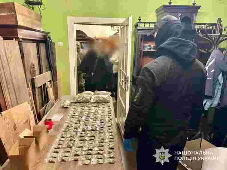 Працівники «Укрзалізниці» та Держспецзв’язку організували в Ужгороді масштабну наркомережу