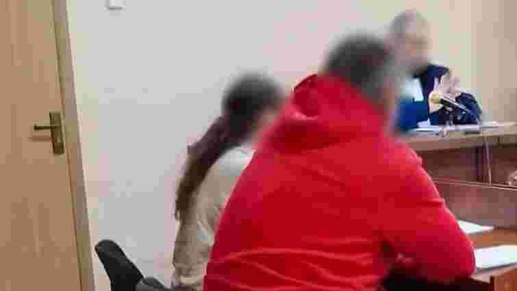 Батька-вихователя із Закарпаття підозрюють у сексуальному насильстві над 17-річною підопічною