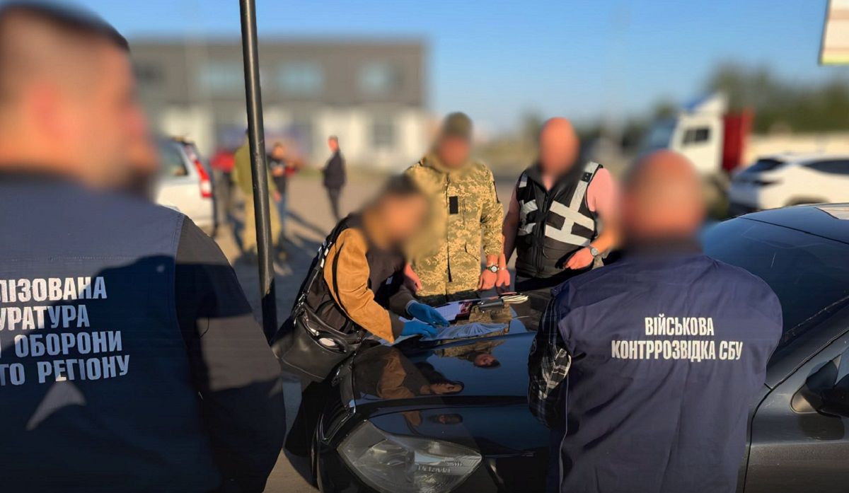 На Львівщині молодшого сержанта затримали на хабарі 6,5 тис. доларів за тилову посаду після СЗЧ
