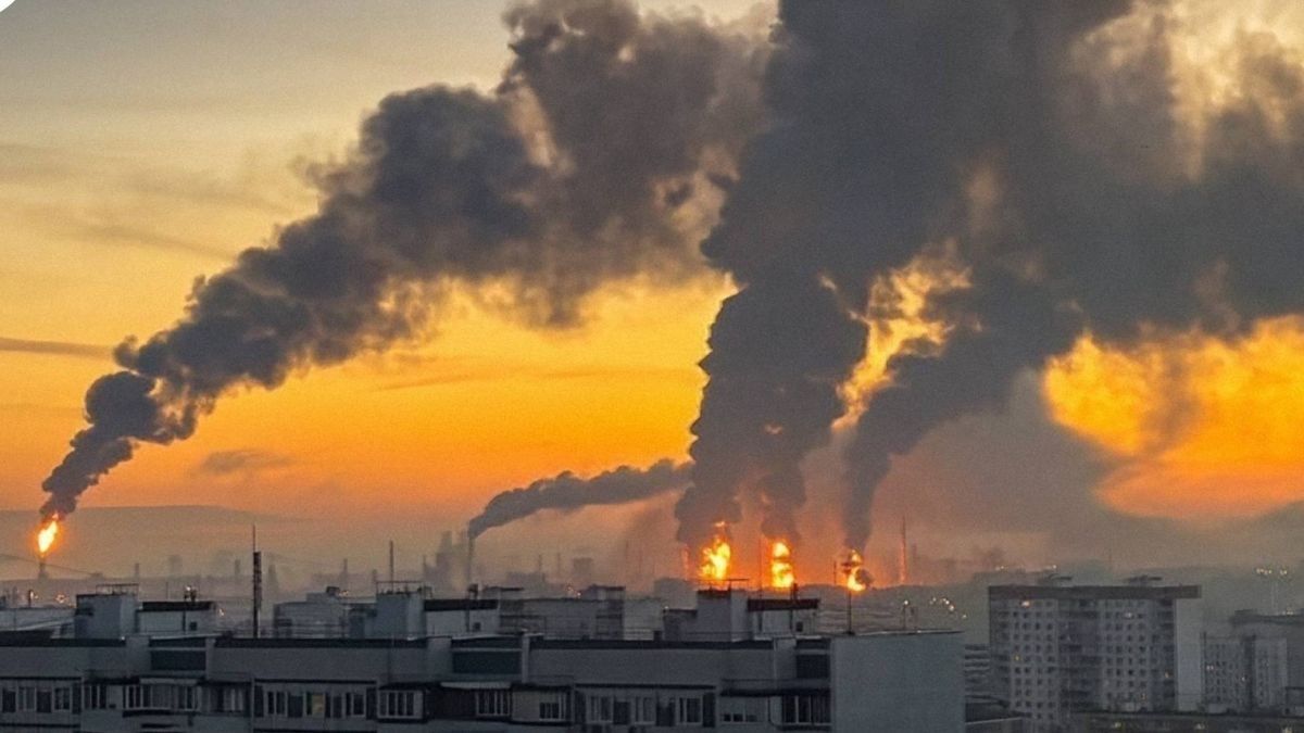 Українські удари вивели з ладу понад 51% нафтопереробних потужностей Росії