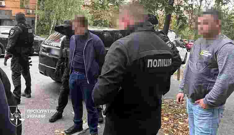 У Києві затримали псевдопрацівника НАБУ, який видурив у підприємця 280 тис. доларів