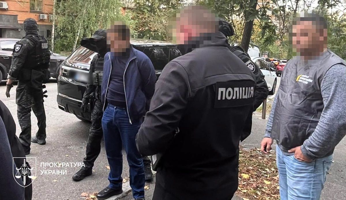 У Києві затримали псевдопрацівника НАБУ, який видурив у підприємця 280 тис. доларів