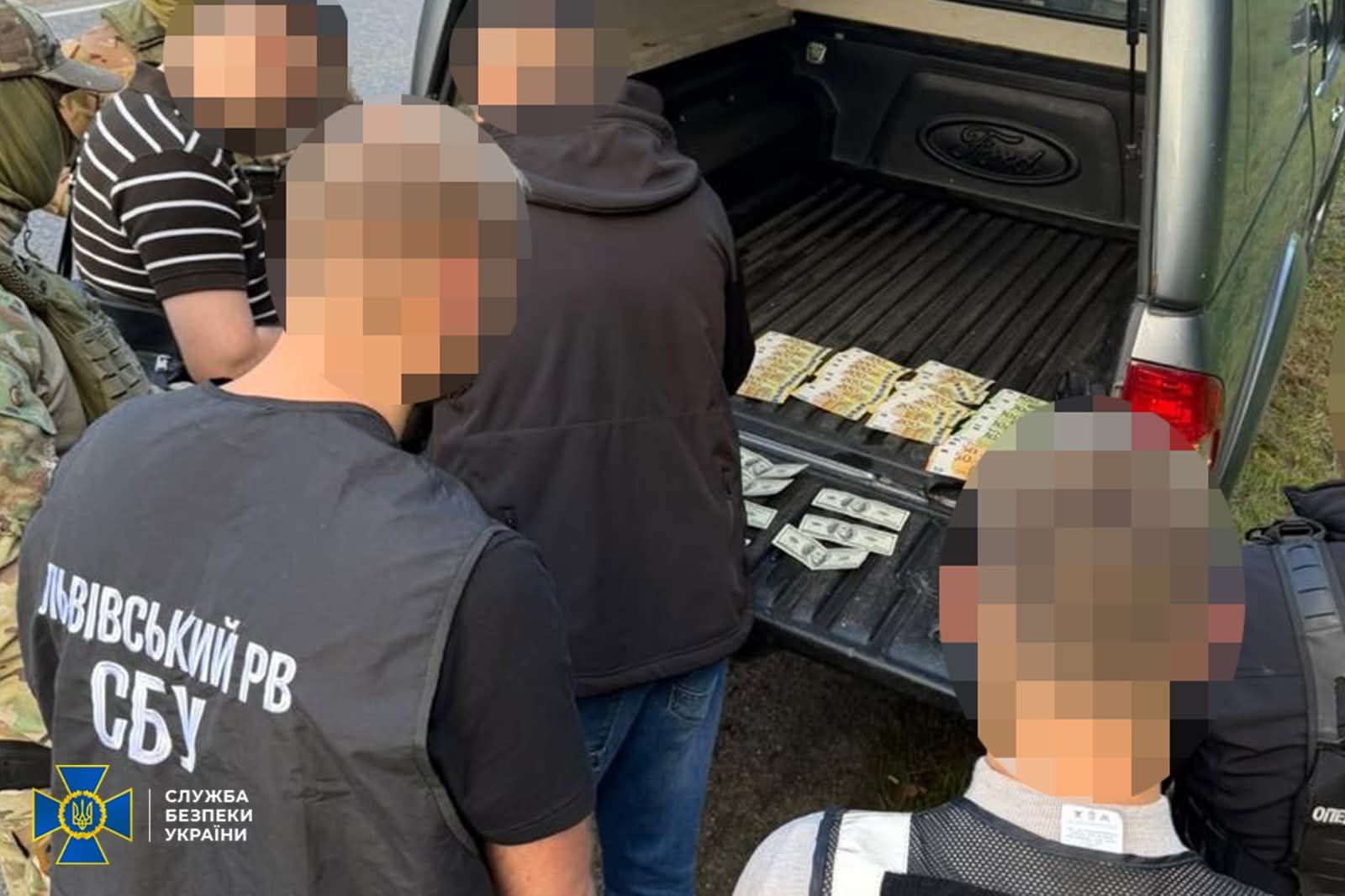 На Львівщині переправник за 15 тис. доларів обіцяв втечу через річку за кордон