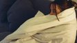 Вдома холодно, а опалення немає: прості способи не замерзнути в ліжку