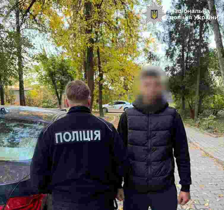 Франківець через ревнощі побив дівчину та влаштував стрілянину в центрі міста