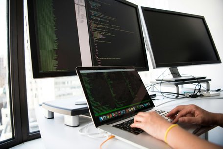 В IT зросла конкуренція: яких вакансій стало менше і кого роботодавці шукають найчастіше